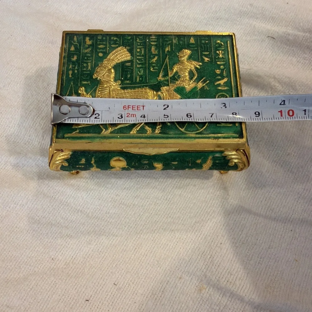 Vtg Egyptian Pharoah Chariot Hieroglyphic Scene Footed Treasure Jewelry Box‎